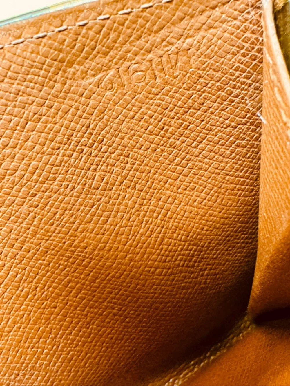 Louis Vuitton Monogram Sarah Long bifold Chain Wallet. - Picture 11 of 13